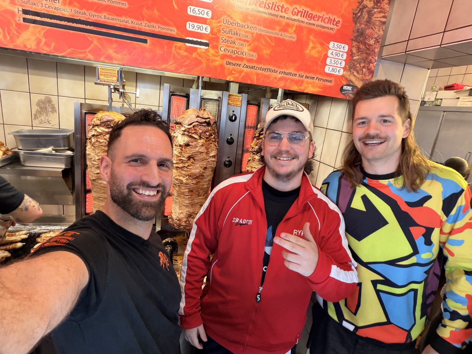 Besuch von Ryko und Jan Schlappen beim Fleischermeister Grill