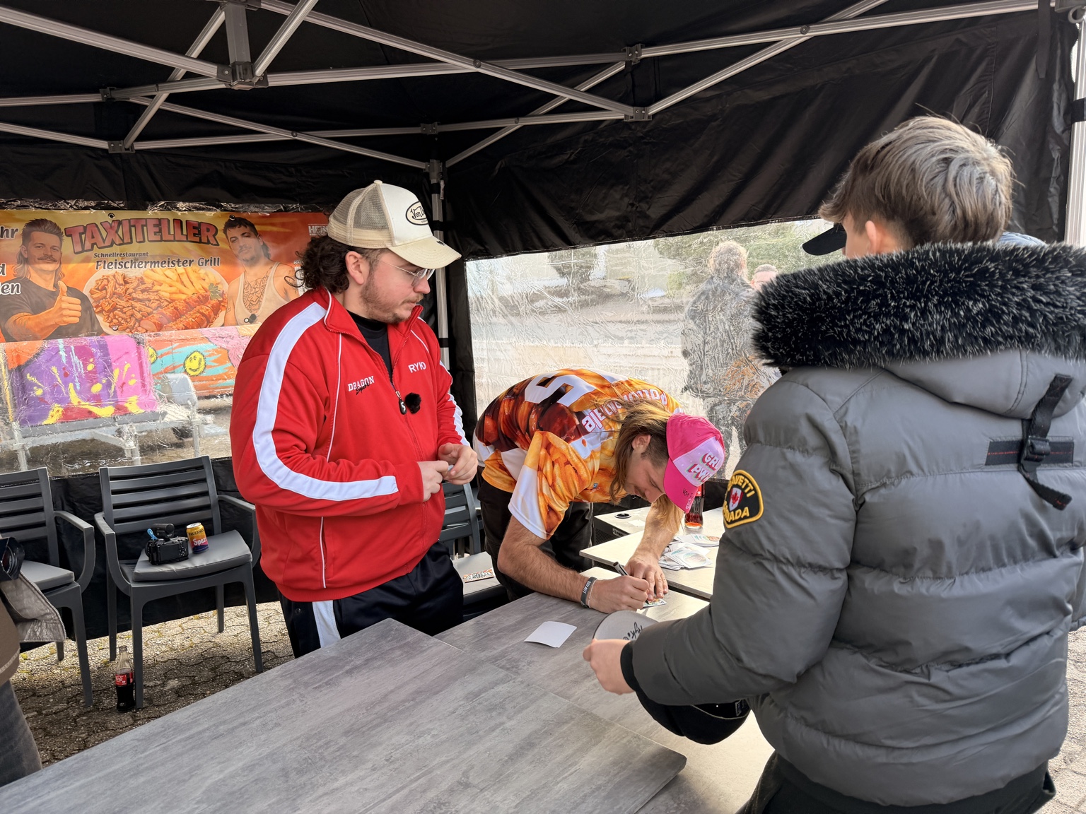 Autogramme beim Taxiteller Event